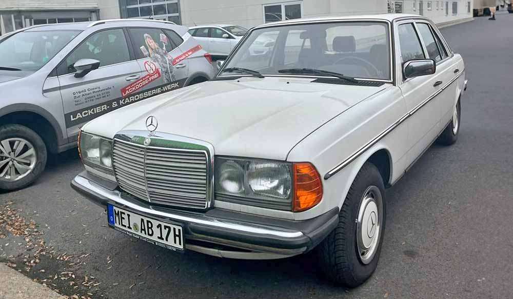 Daimler-Benz 123 D 1982